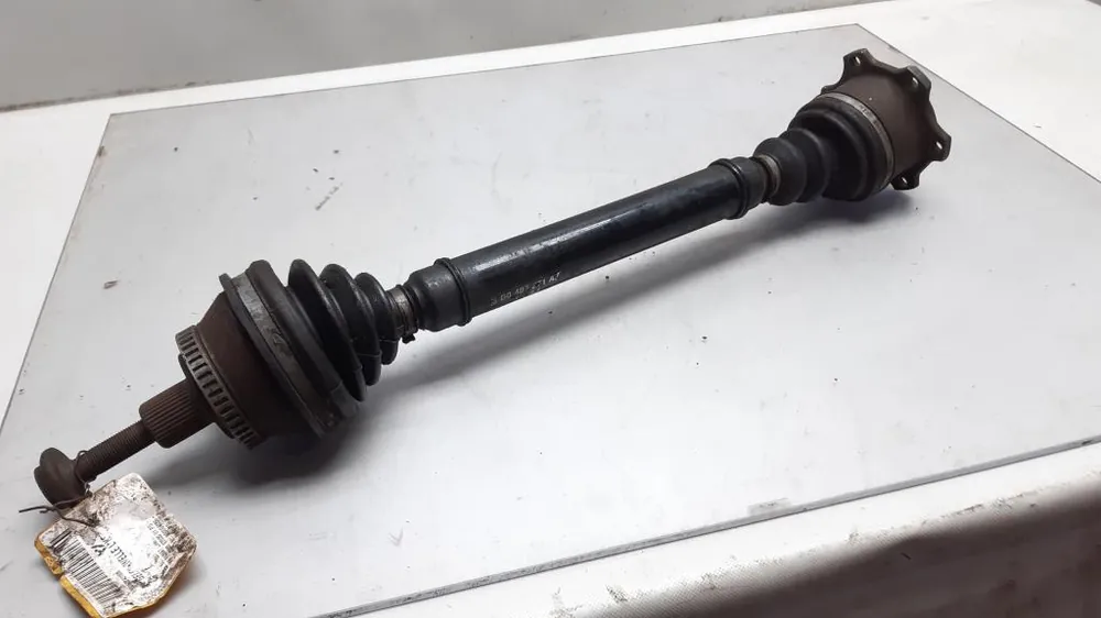 Preisknaller Antriebswellen und Gelenkwellen gebraucht VW PASSAT (3B3/3B6) Baujahr 2001