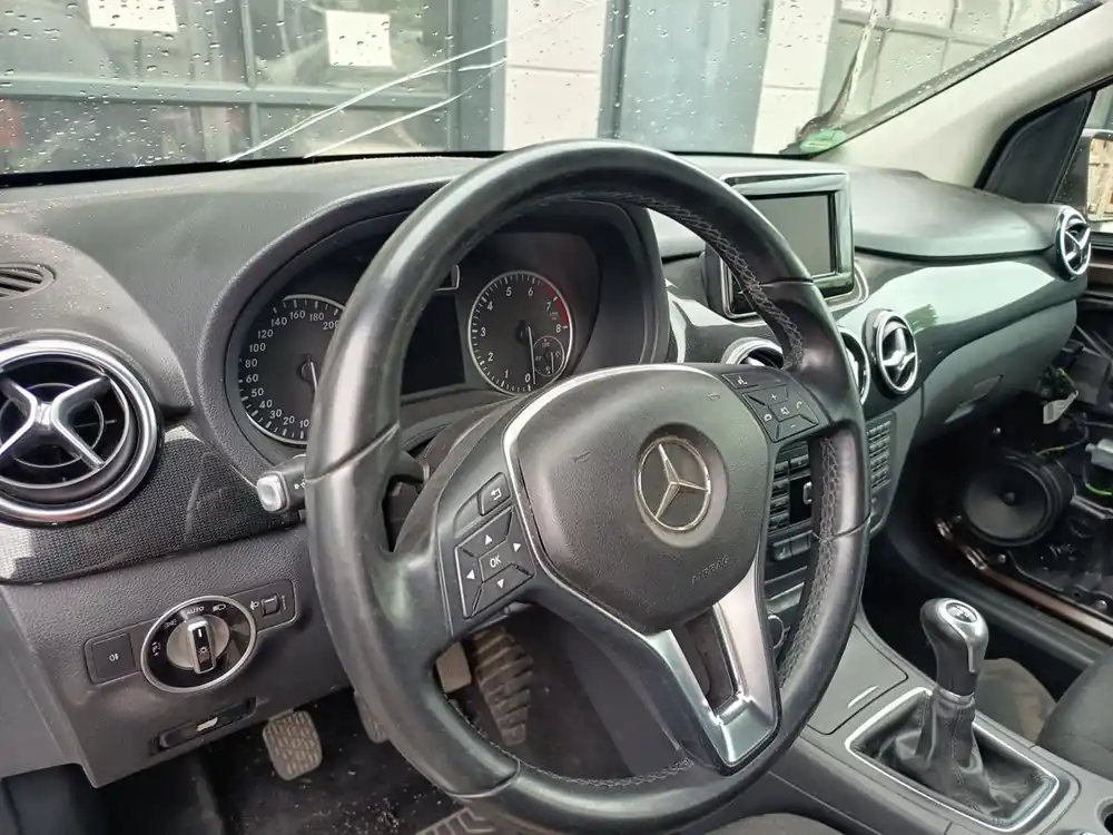 Beliebt Innenausstattung gebraucht MERCEDES-BENZ B-KLASSE (W246) Baujahr 2014