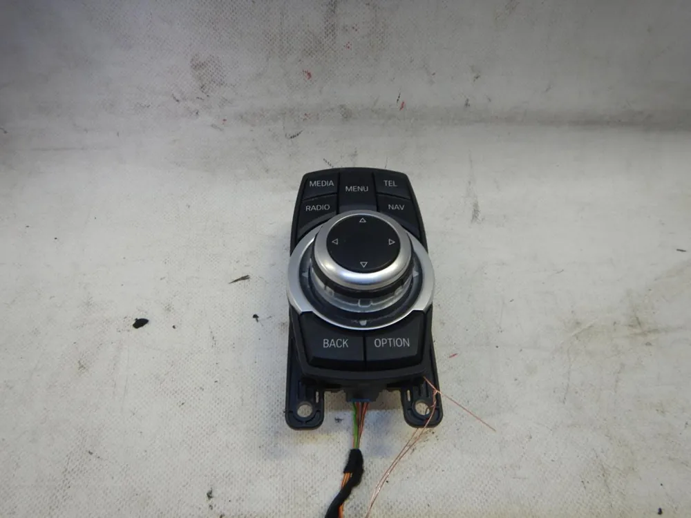 Bestseller Armaturen gebraucht BMW 1-ER (F20) (2011-) Baujahr 2012