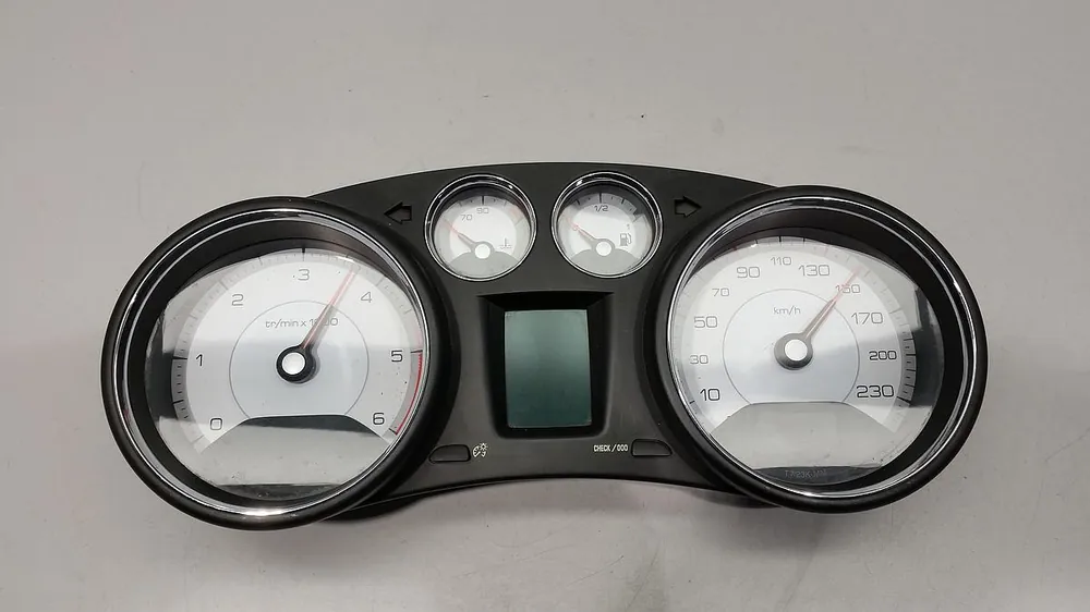 Aktuell Armaturen gebraucht PEUGEOT 308 (4) Baujahr 2007