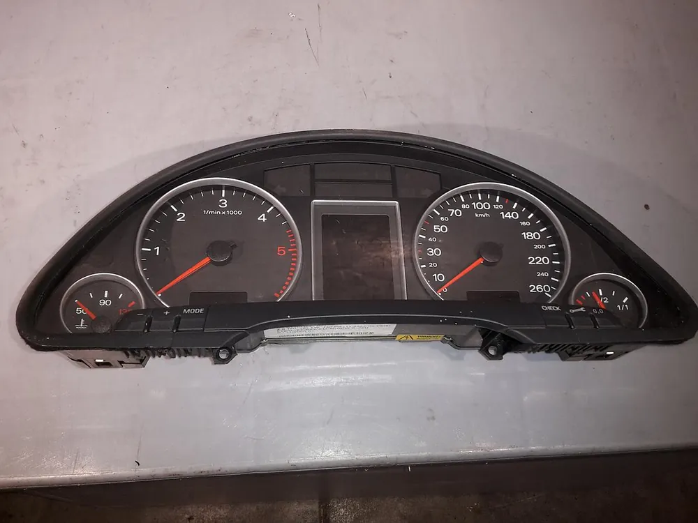 Armaturen gebraucht AUDI A4 (8EC/8ED,11/04-) Baujahr 2006 Jetzt Bestellen