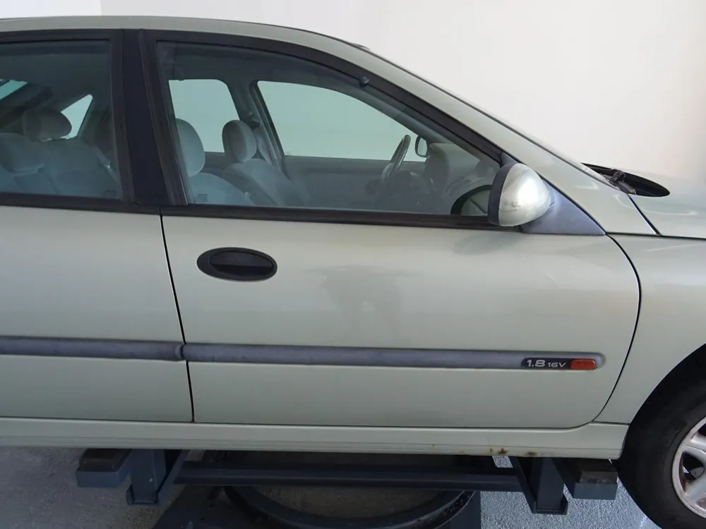 Türen gebraucht RENAULT LAGUNA/L.GRANDTOUR Baujahr 1999 Aktuell