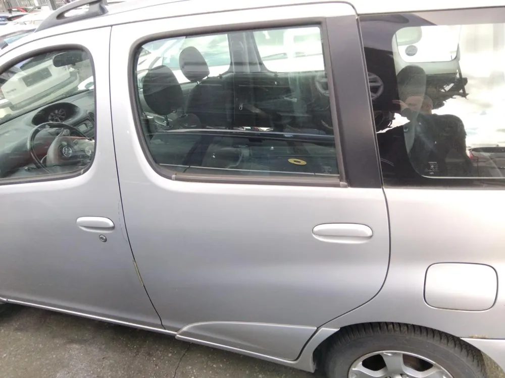 Türen gebraucht TOYOTA YARIS VERSO AB 8/99 Baujahr 2004 Nur Für Kurze Zeit