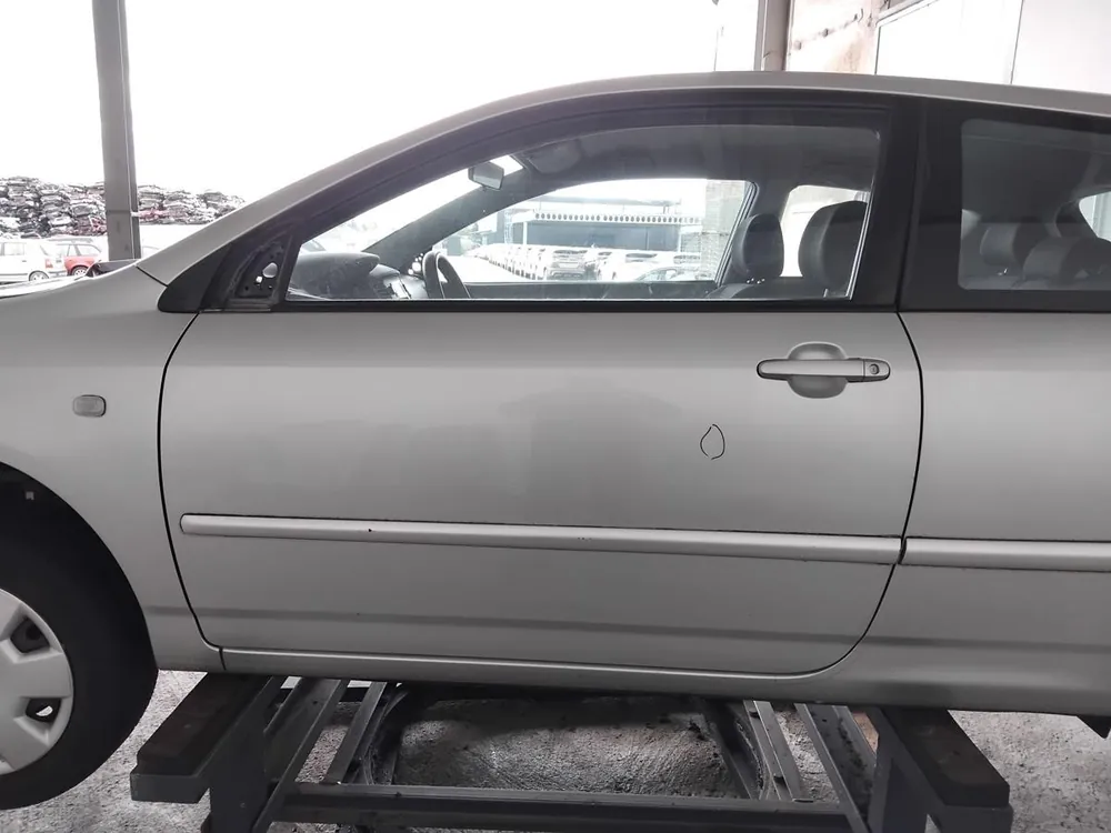 Türen gebraucht TOYOTA COROLLA (11/01 - ) Baujahr 2004 Markenware