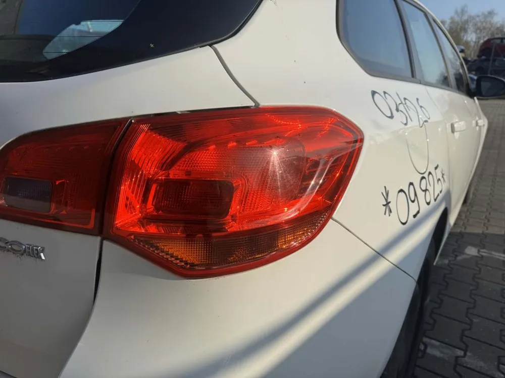 Sonstiges gebraucht OPEL ASTRA J LIM/CARAVAN Baujahr 2012 Neu Im Sortiment