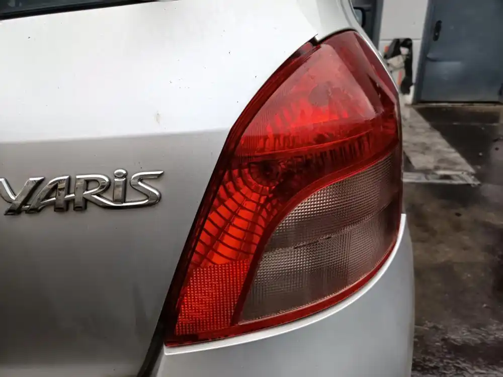 Sonstiges gebraucht TOYOTA YARIS (08/05-,3/5-T) Baujahr 2006 Expressversand